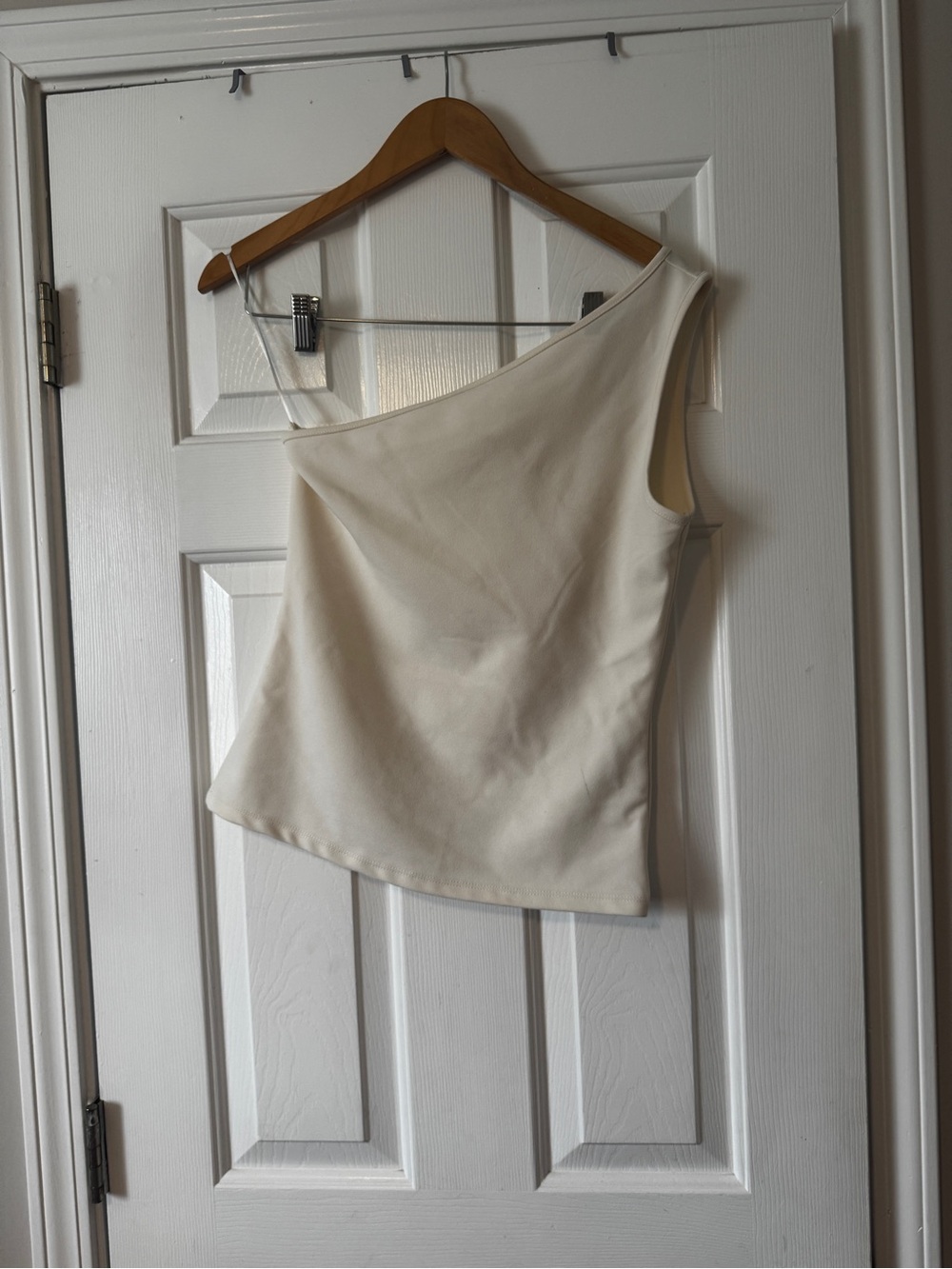 H&M Cream One Shoulder Asymmetrical Fitted Crop Tank Top Size Medium